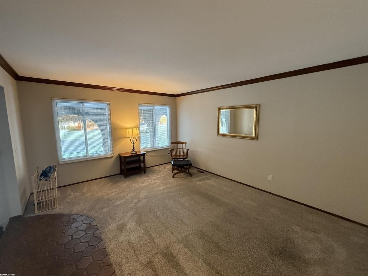 16306 E Hill Dr - Photo 3 of 22