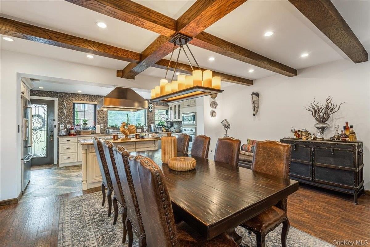 6848 Fleet St - Photo 5 of 25