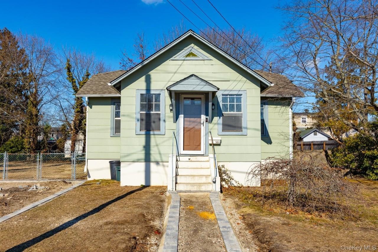 160 Austin St - Photo 2 of 21