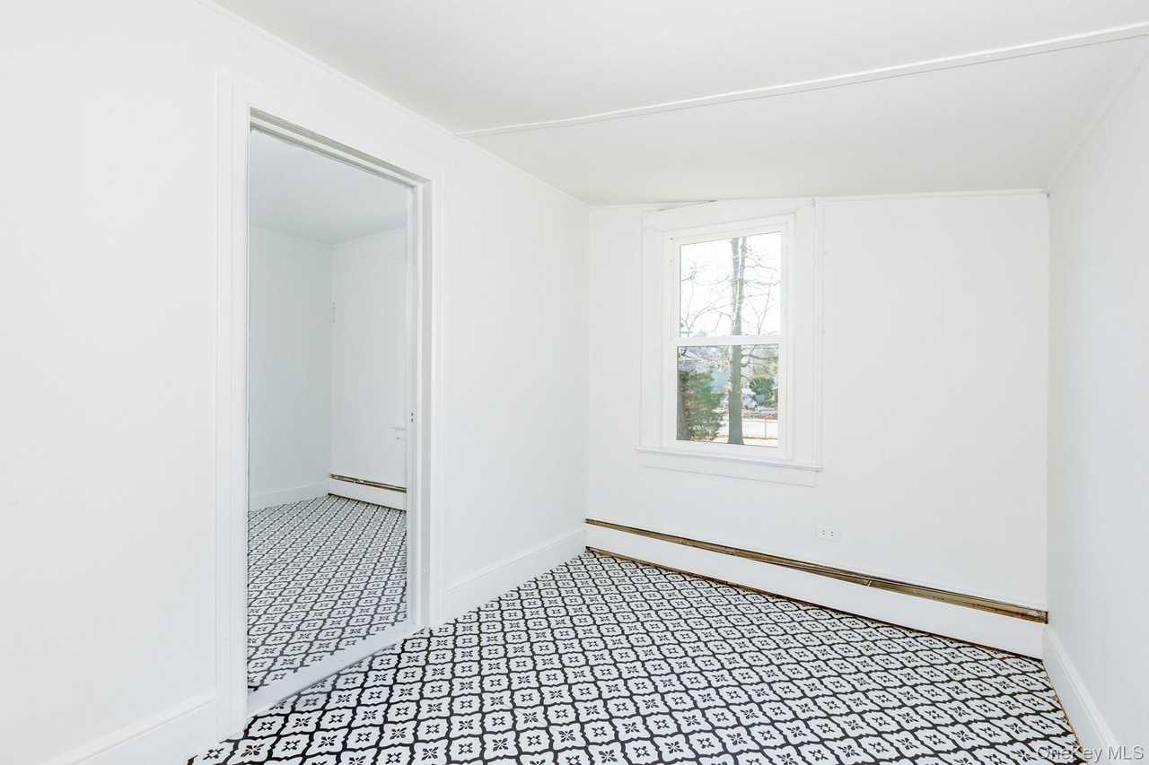 160 Austin St - Photo 6 of 21