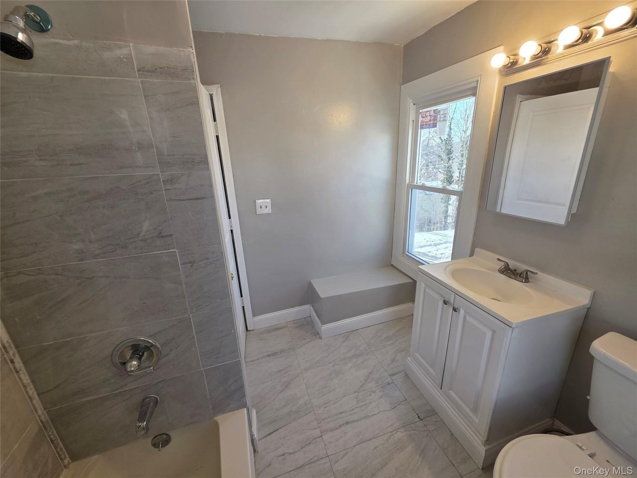 91 Orchard St - Photo 7 of 8