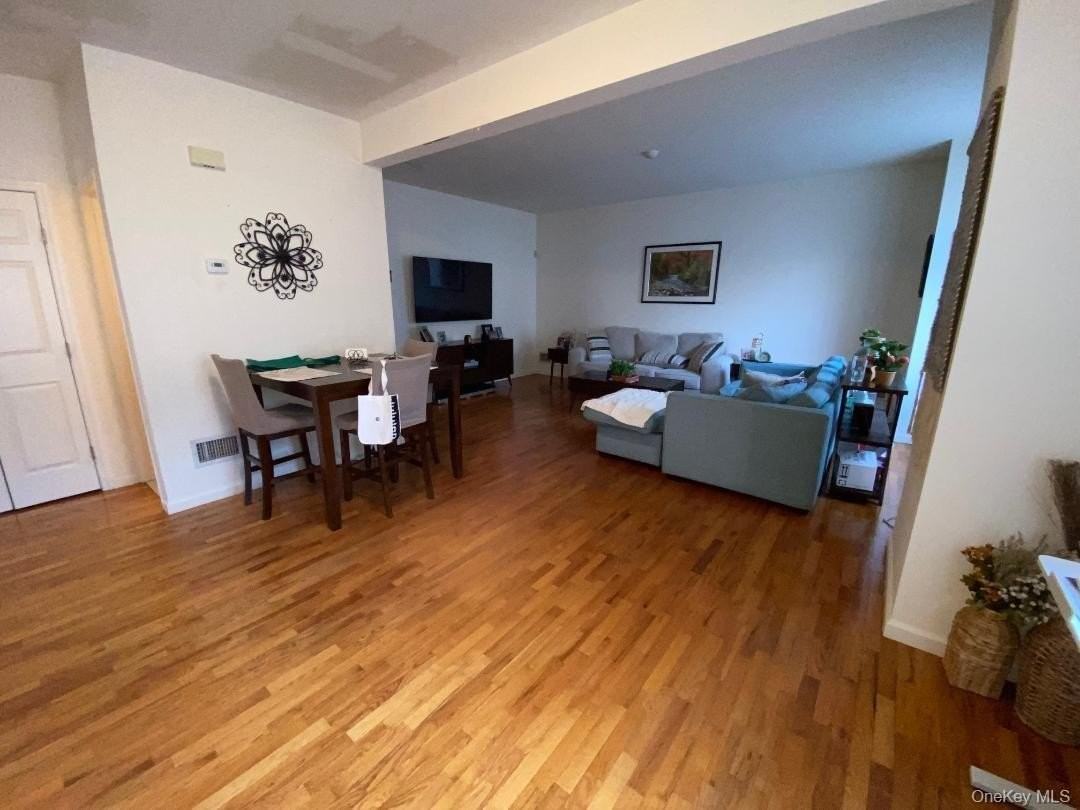 213 Arlington Ct - Photo 4 of 13