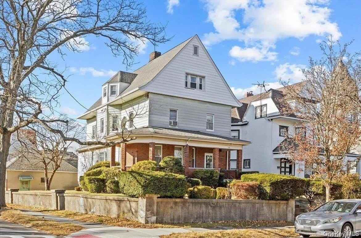 194 Summit Ave Apt 2 #2