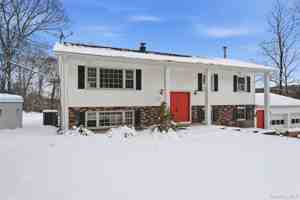 featured image of 1618 Morningview Dr