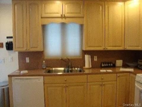 25 Elm St - Photo 6 of 11