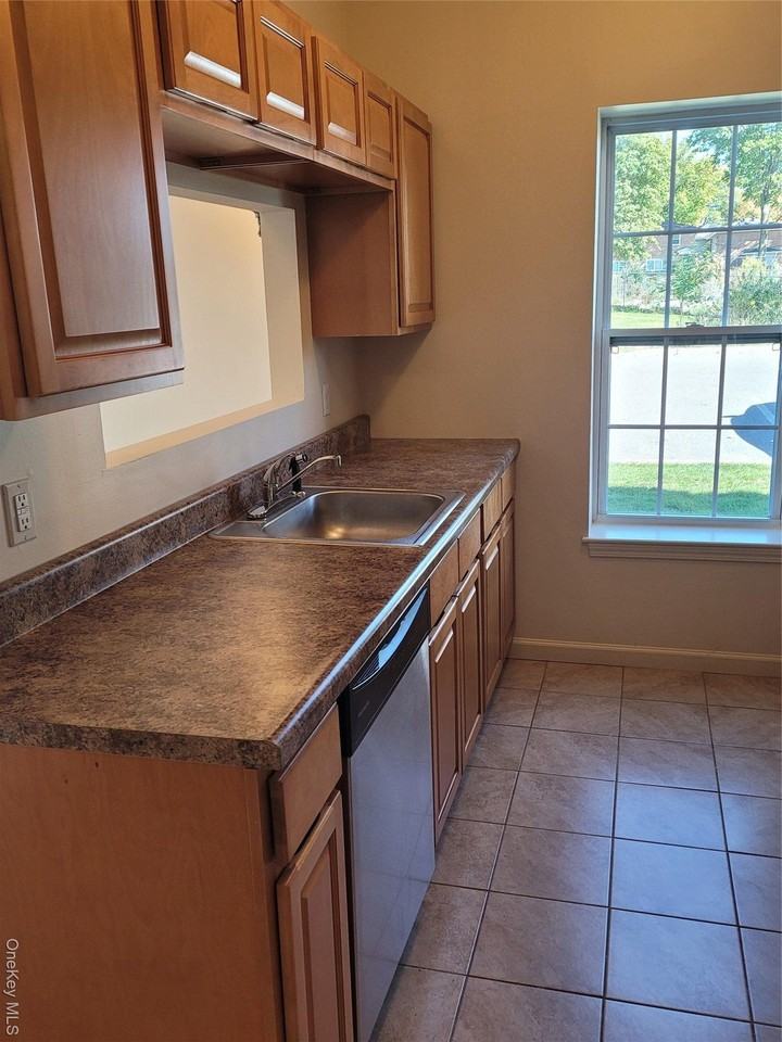 296 Ruth Ct - Photo 2 of 13