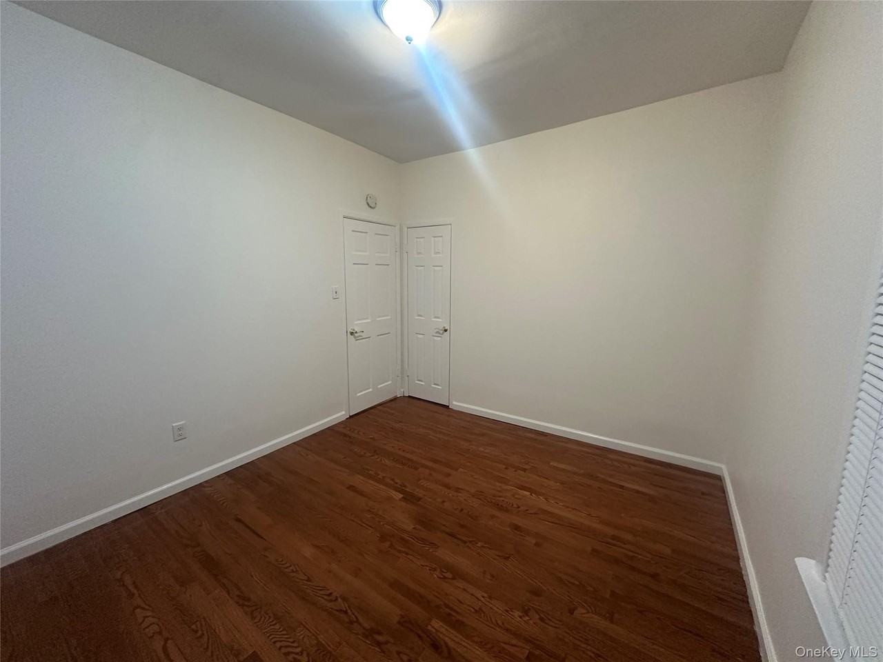 3227 42nd St - Photo 4 of 6