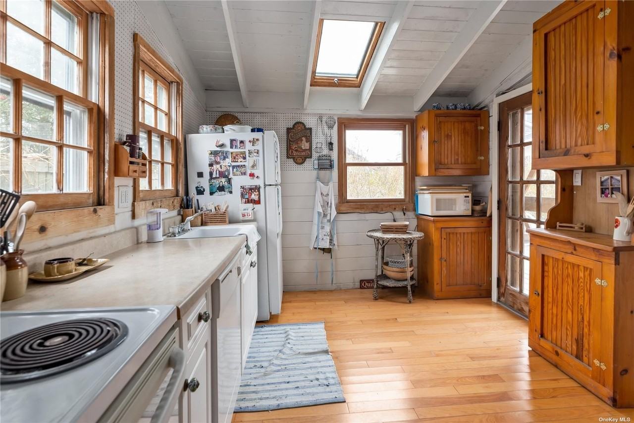 20 Ocean Rd - Photo 6 of 19