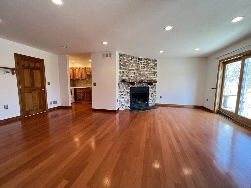 162 Quincy Shore Dr Unit 65 #65 - Photo 3 of 14