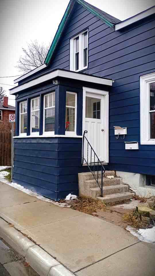 390 Mathew Street - Photo 4 of 6