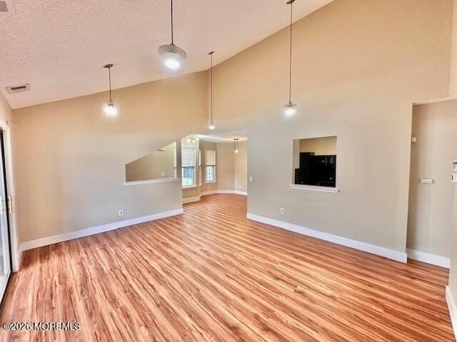 211 Sunshine Ct - Photo 3 of 17