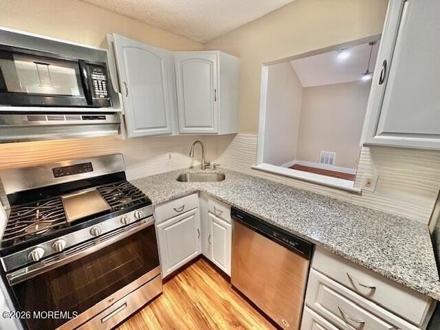 211 Sunshine Ct - Photo 7 of 17