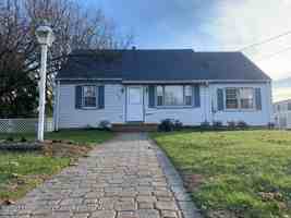 featured image of 328 Jersey Avenue unit: Winter 2023