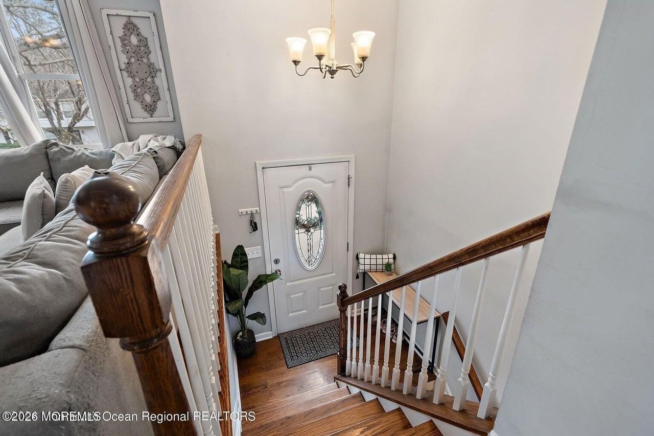 510 Leawood Ave - Photo 3 of 28