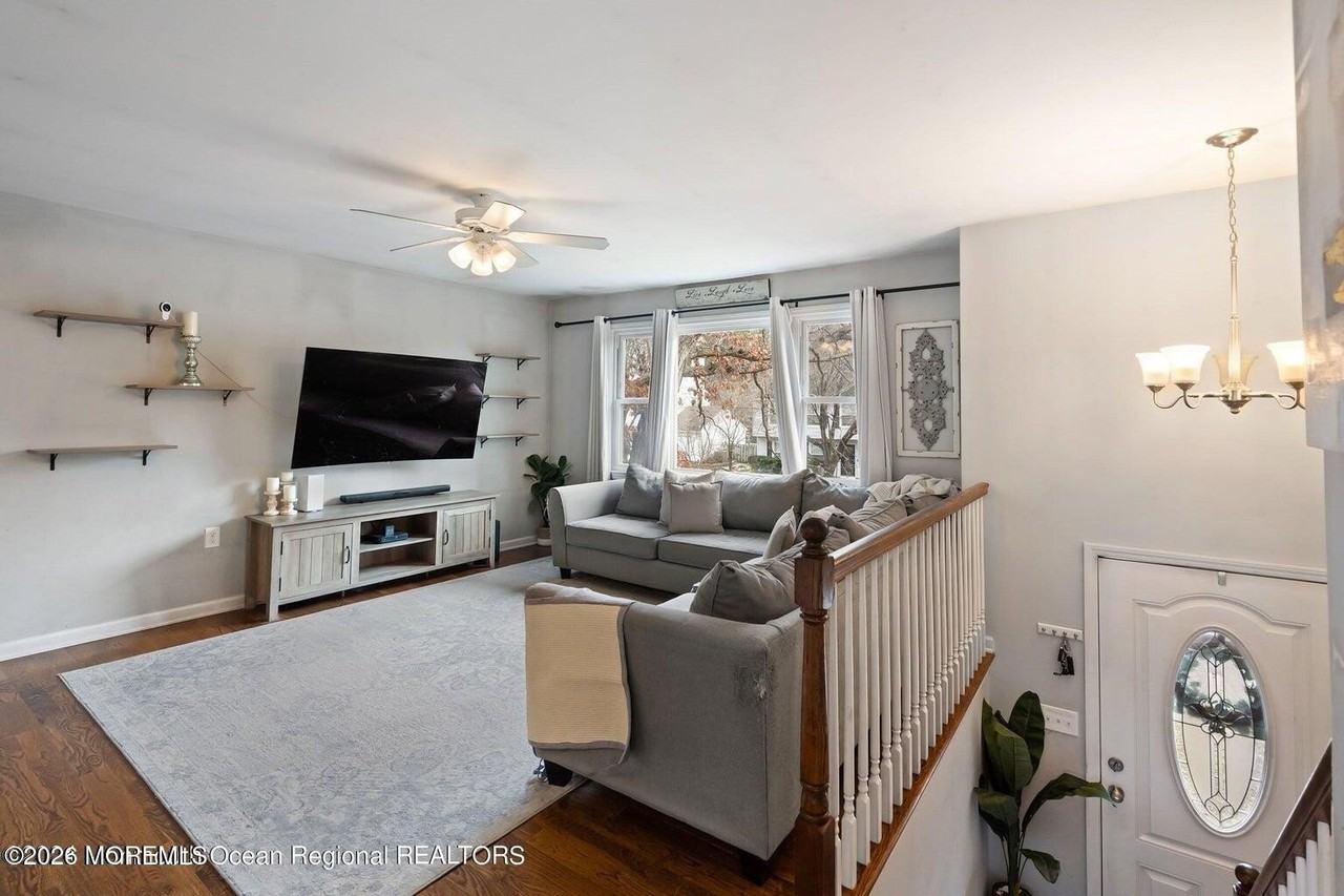 510 Leawood Ave - Photo 4 of 28