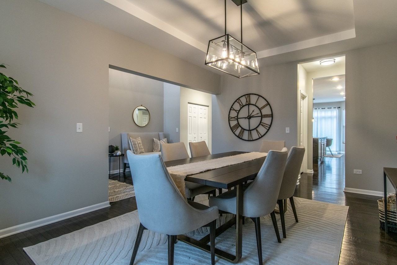 367 Bloomfield Cir E - Photo 2 of 24