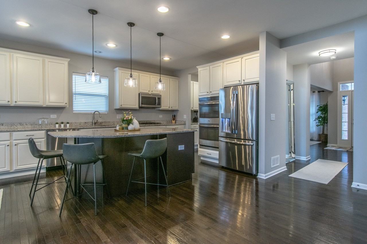 367 Bloomfield Cir E - Photo 4 of 24