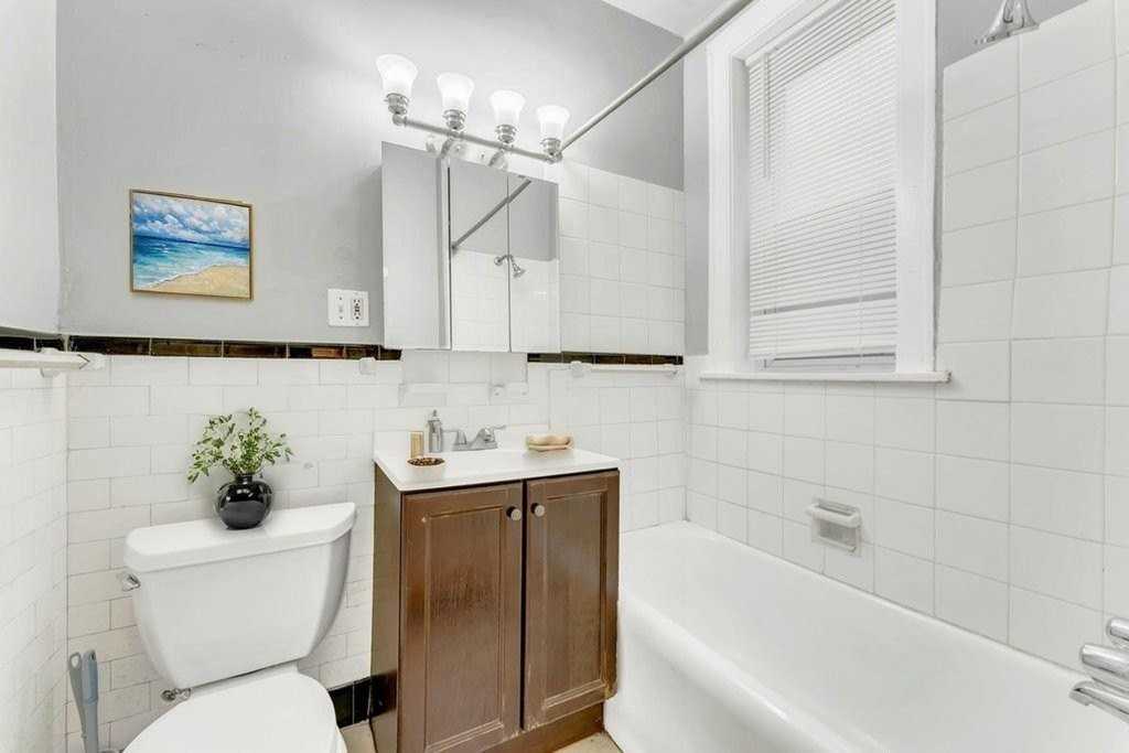 8012 S Essex Ave Apt 3s #3S - Photo 7 of 12