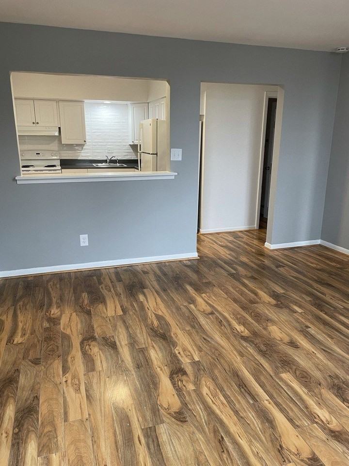 905 Main St Unit 2 #2 - Photo 6 of 12