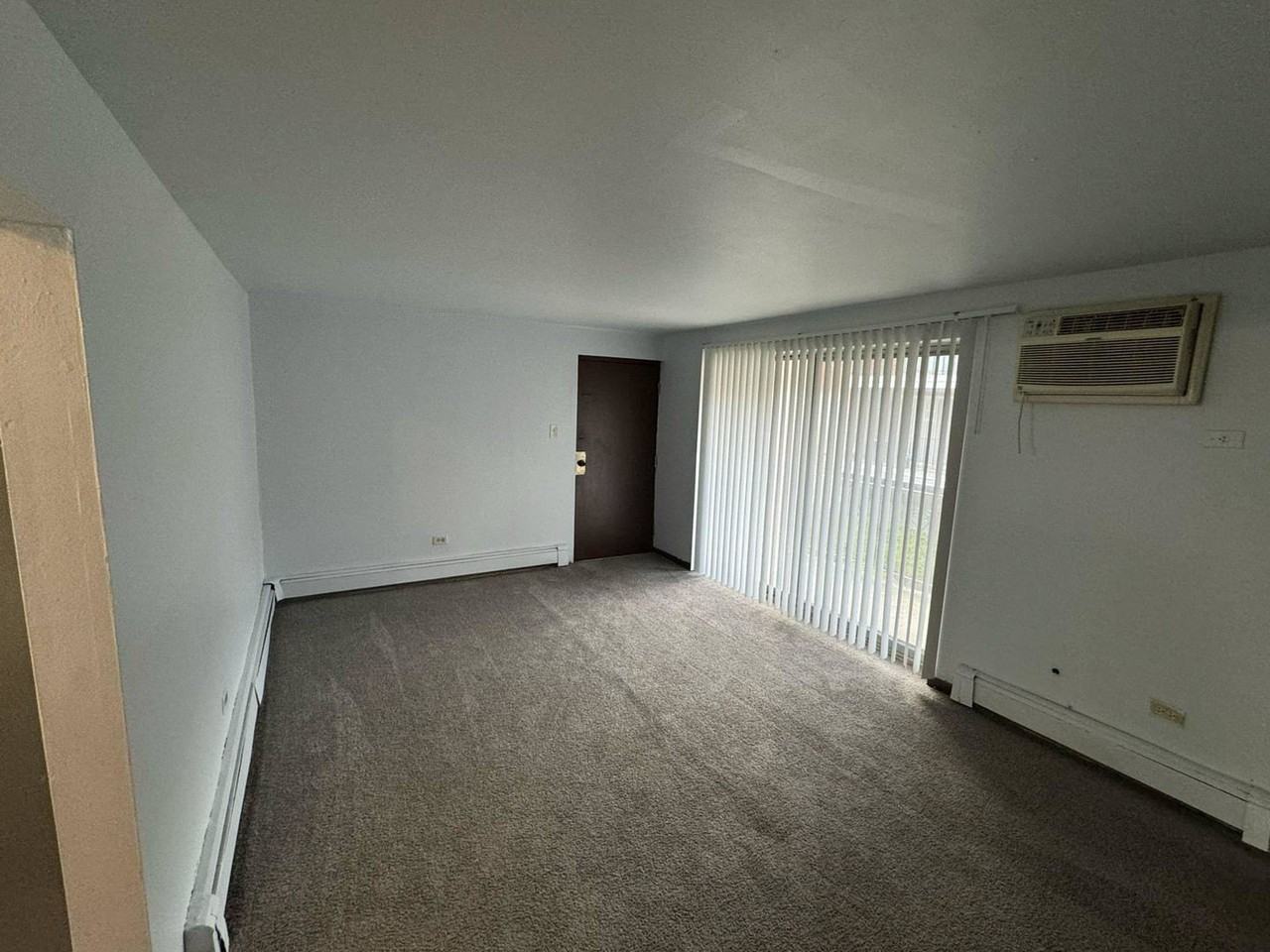 15226 Martin Luther King Jr Dr Apt 2e #2E - Photo 2 of 6