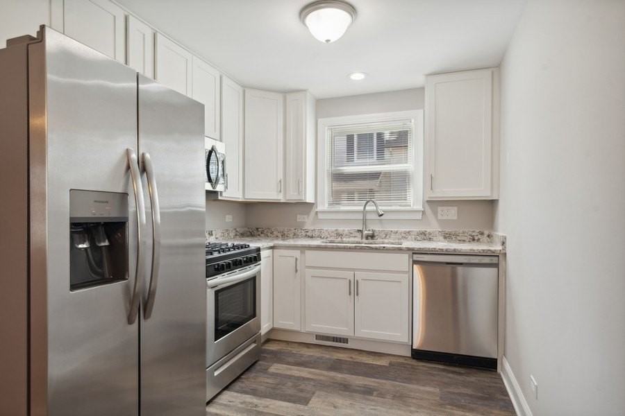 293 Scott St - Photo 5 of 17