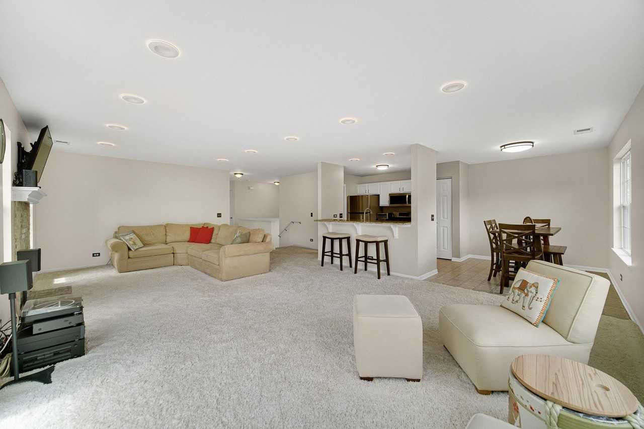 2623 Cobblestone Dr - Photo 6 of 29