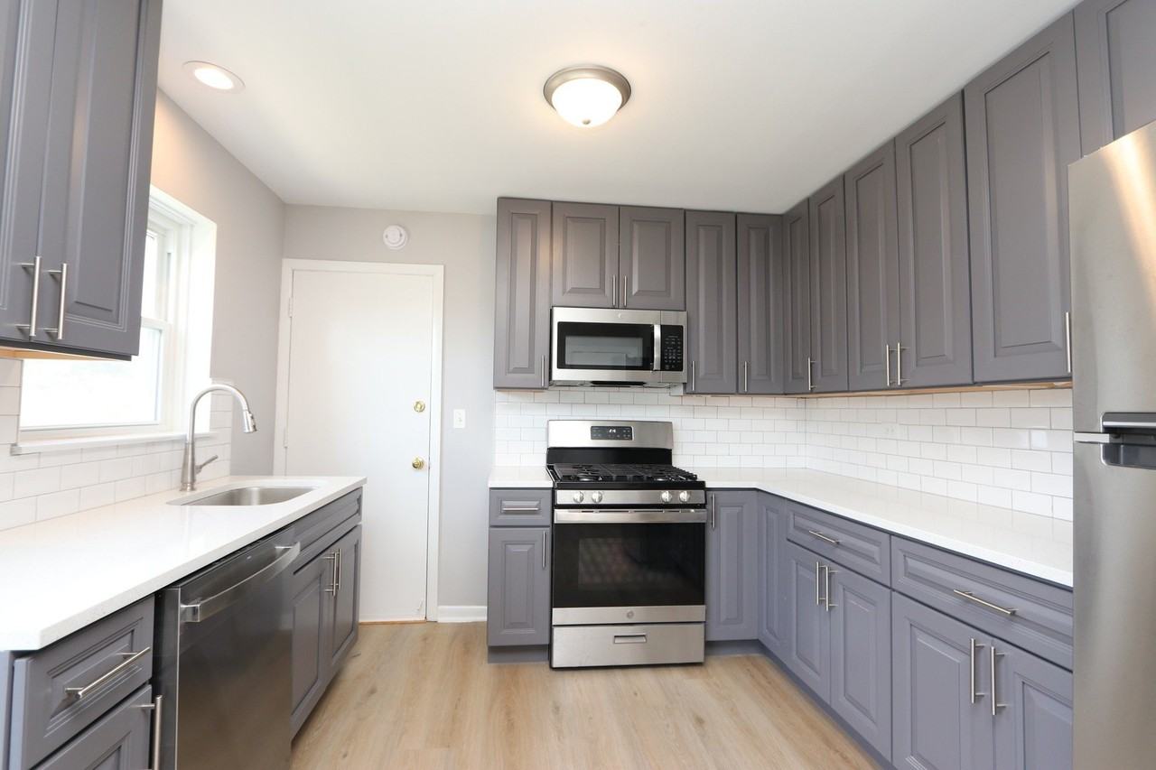 6555 N Natoma Ave Apt 2w #2W - Photo 2 of 6