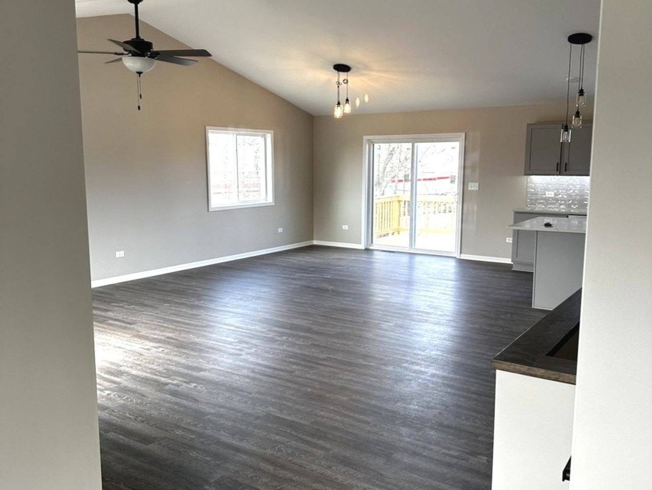 317 Buena Ter - Photo 4 of 10