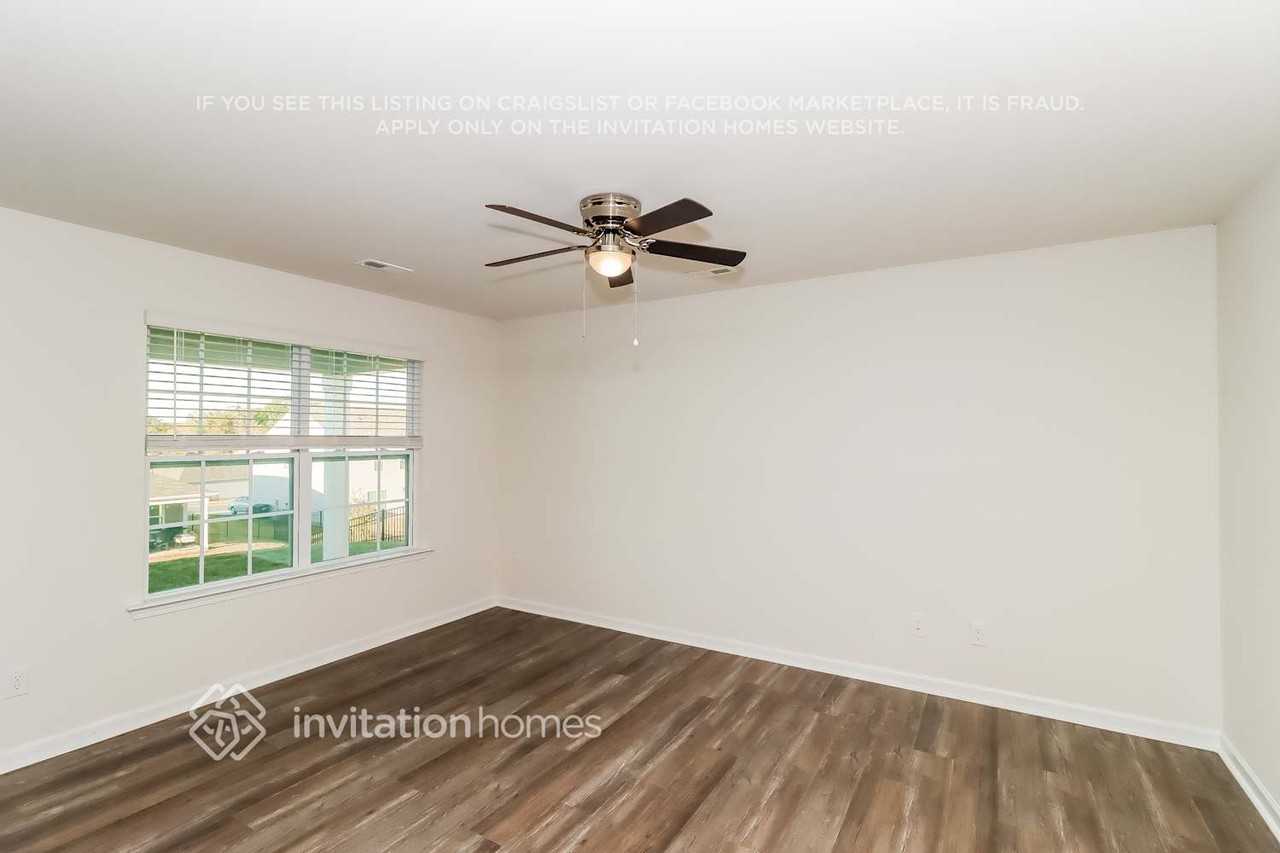 106 Cassius Dr - Photo 3 of 12