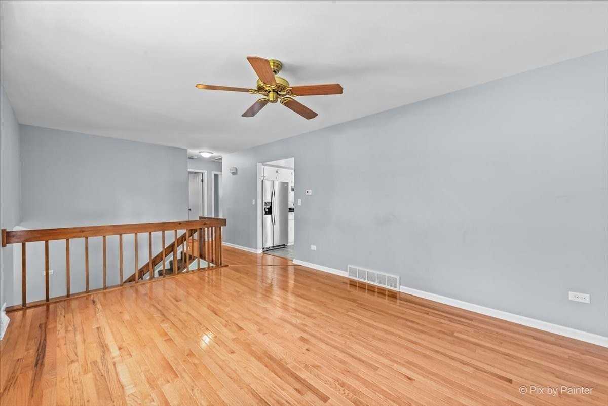 485 N Airlite St - Photo 7 of 34