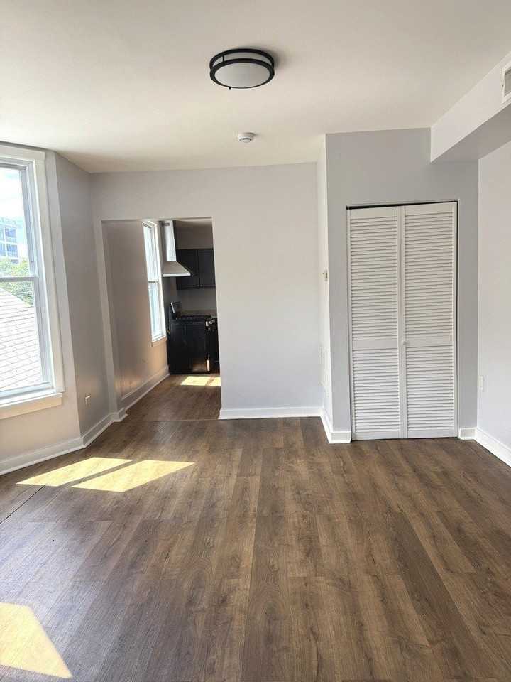 1632 N Fairfield Ave Apt 2 #2 - Photo 5 of 11