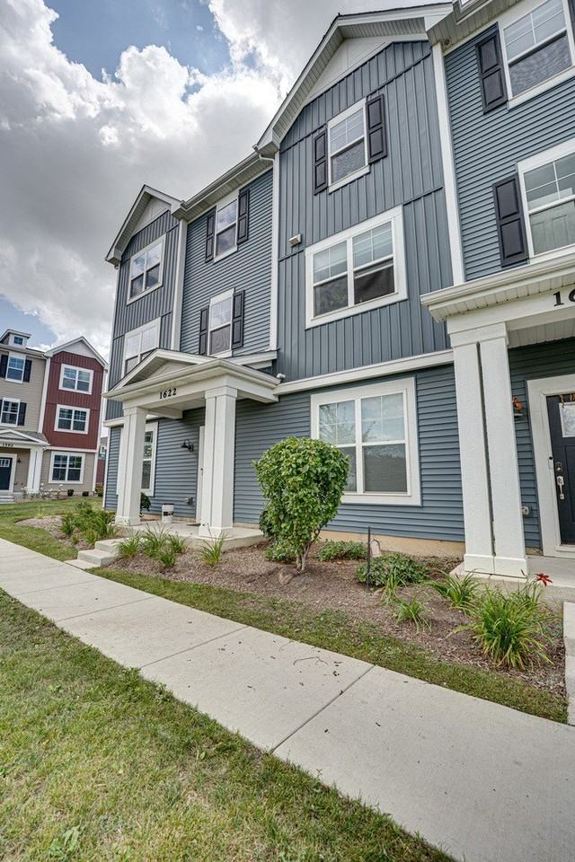 1622 Albany St - Photo 2 of 32