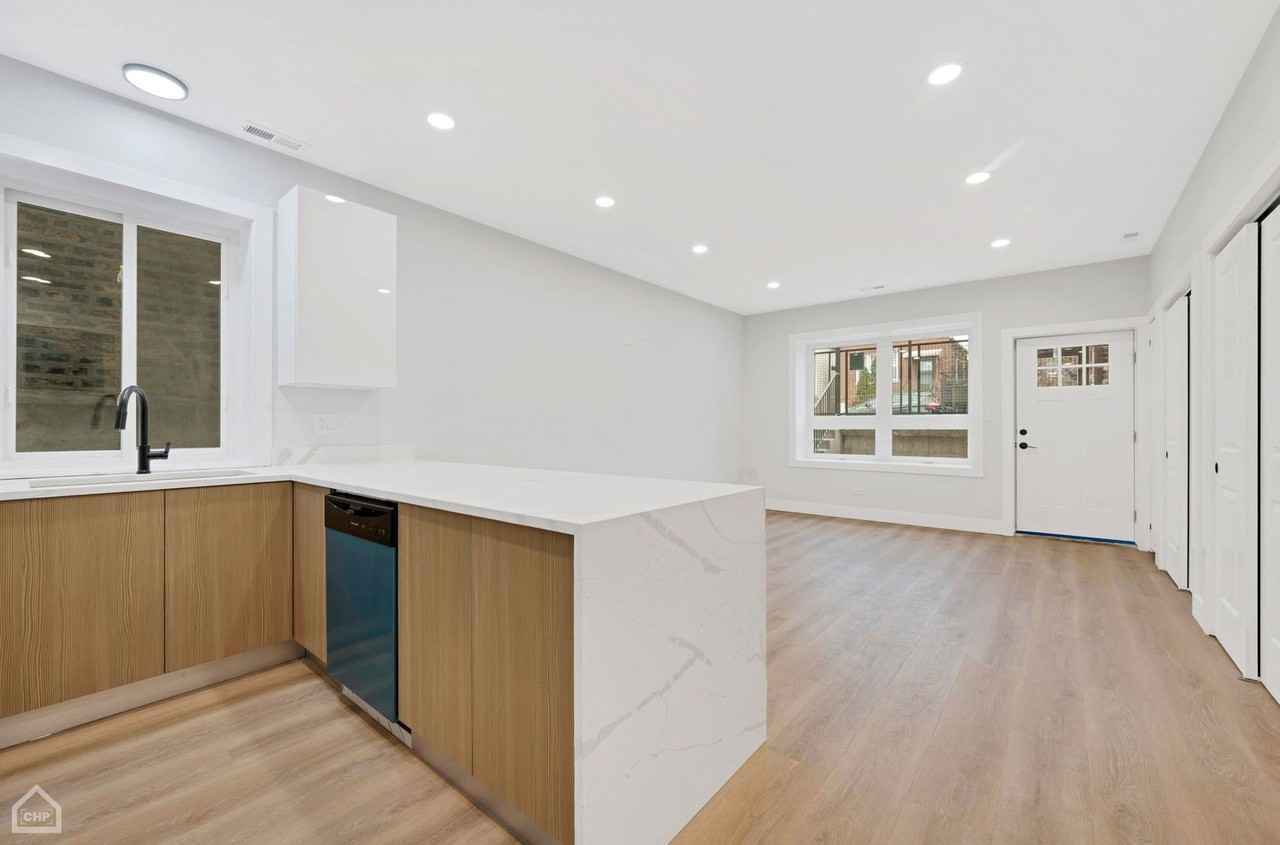 2132 S Fairfield Ave Apt 1 #1 - Photo 7 of 7