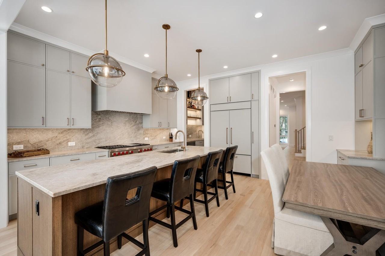 2205 W Huron St - Photo 7 of 34