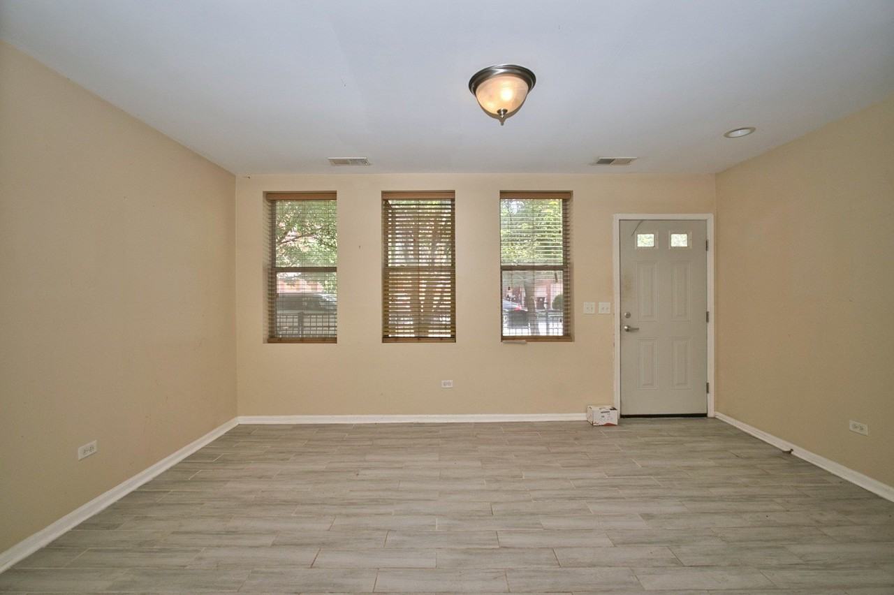 353 E Eastgate Pl - Photo 4 of 43