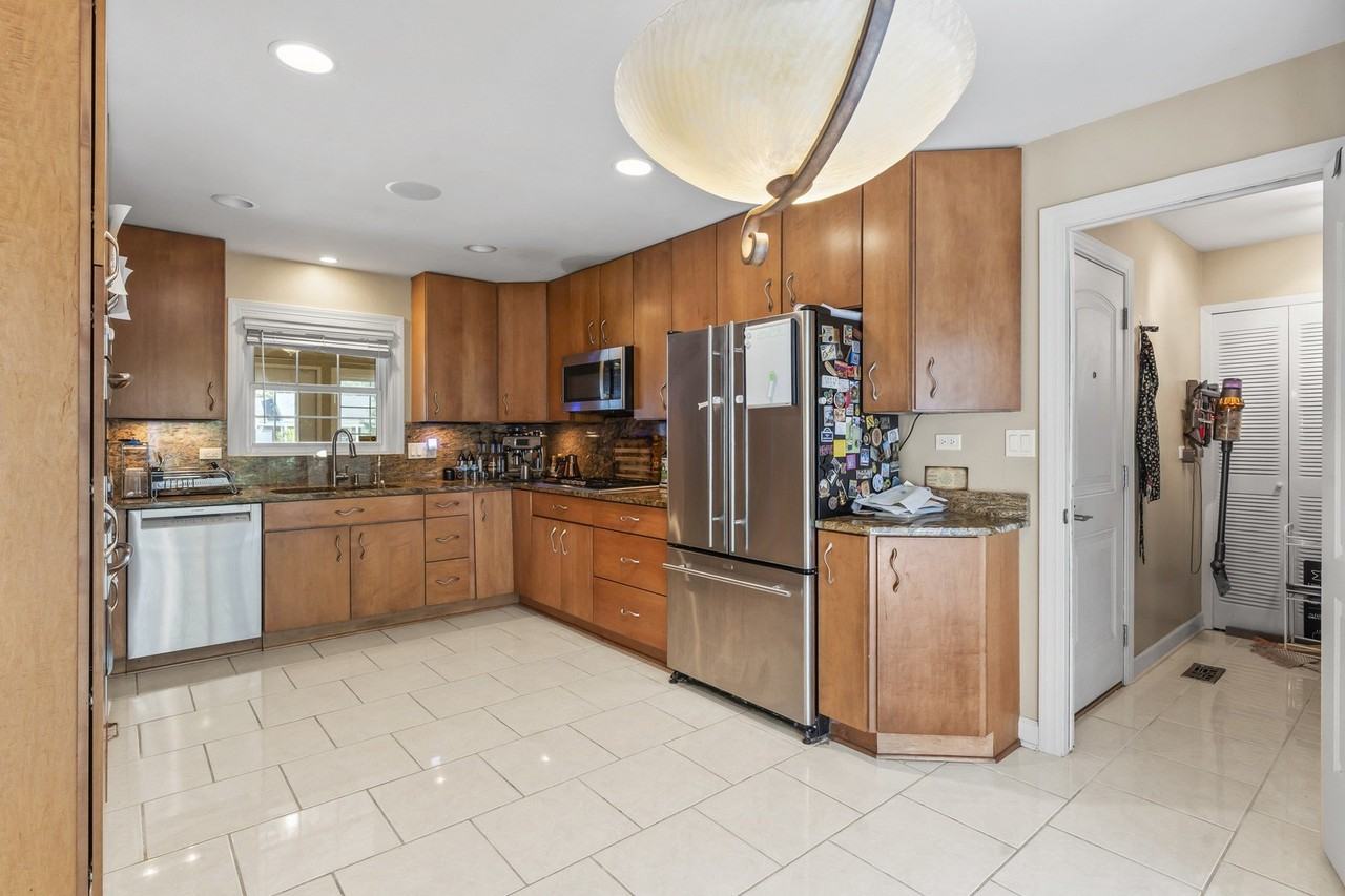 641 Silver Rock Ln - Photo 6 of 17