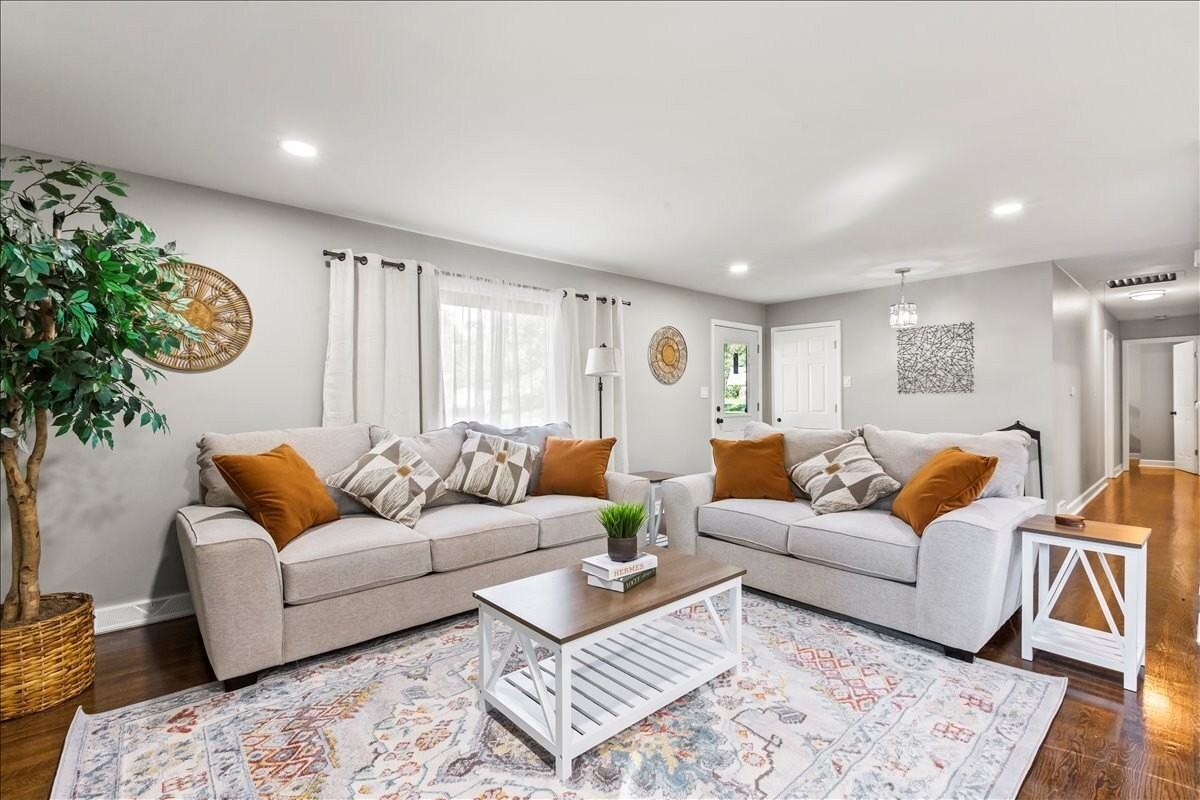 2N361 Diane Ave - Photo 2 of 20