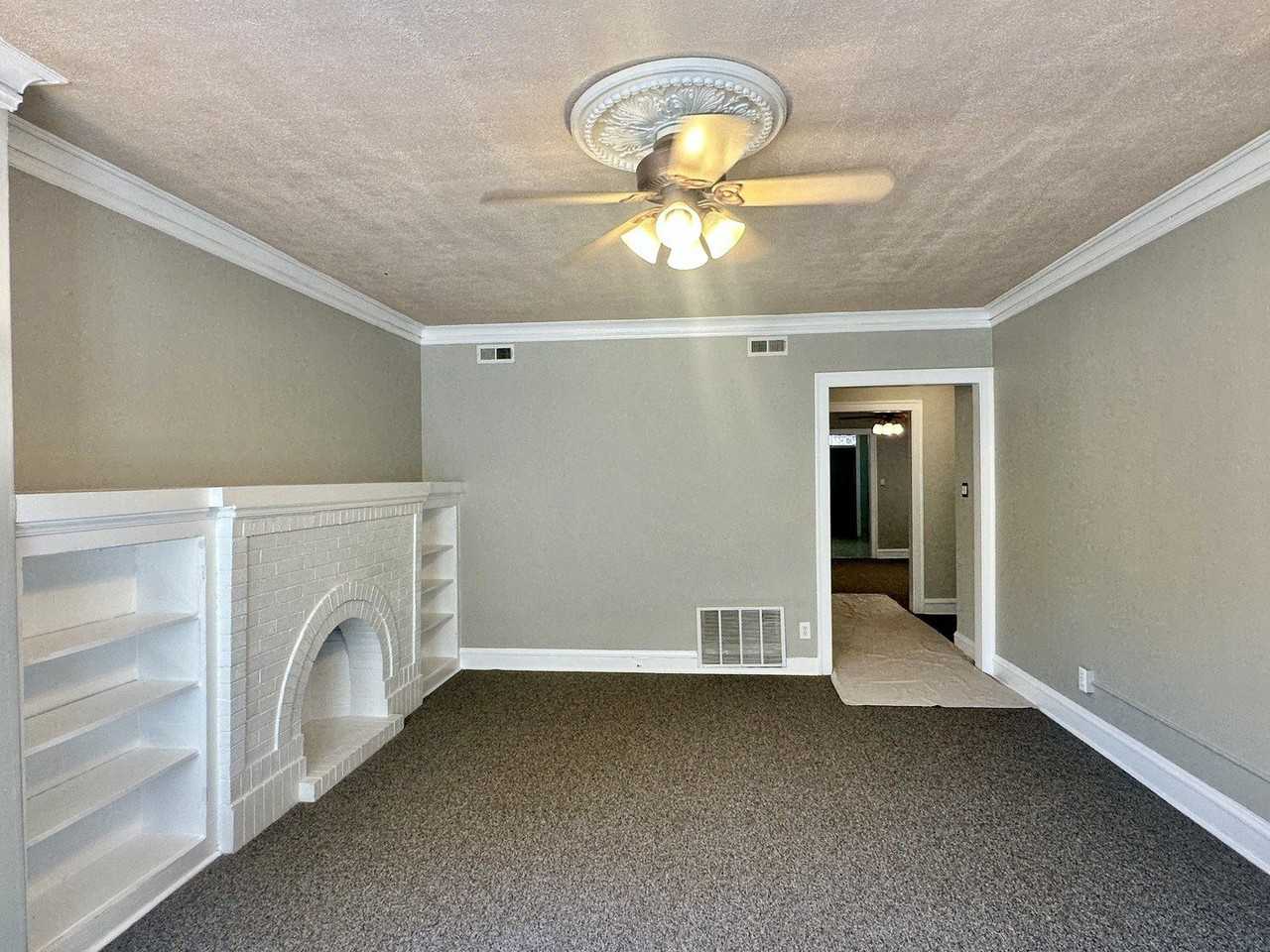 6327 N Oakley Ave Apt 1 #1 - Photo 4 of 20