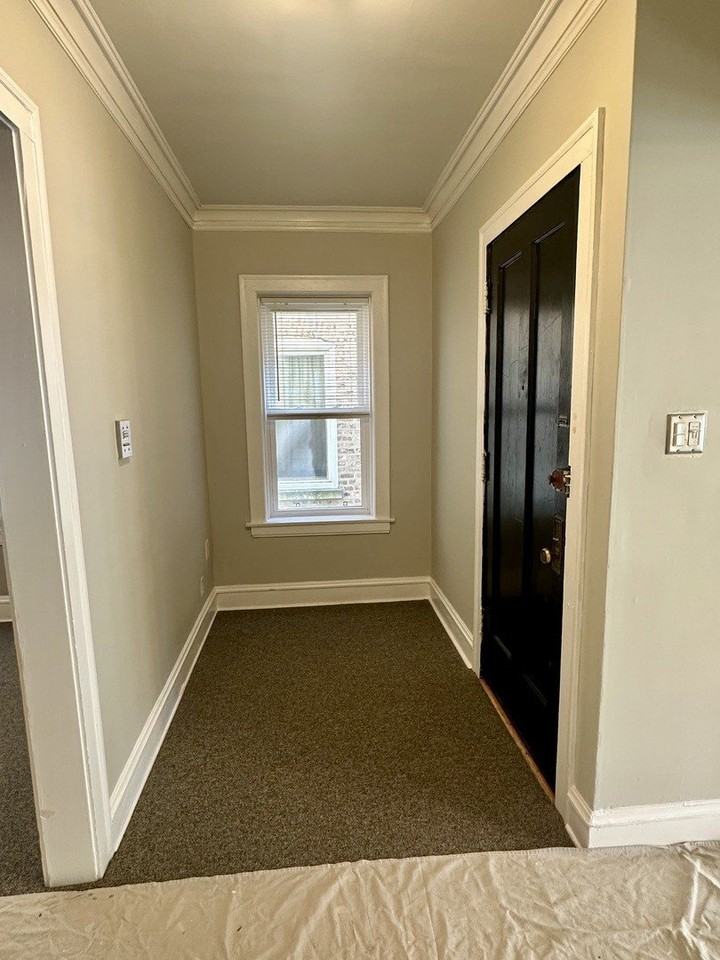 6327 N Oakley Ave Apt 1 #1 - Photo 5 of 20