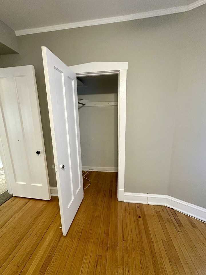 6327 N Oakley Ave Apt 1 #1 - Photo 7 of 20