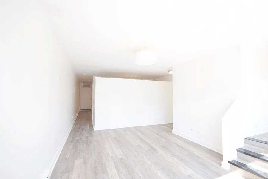 946 W Montrose Ave Unit 946 #946 - Photo 7 of 11