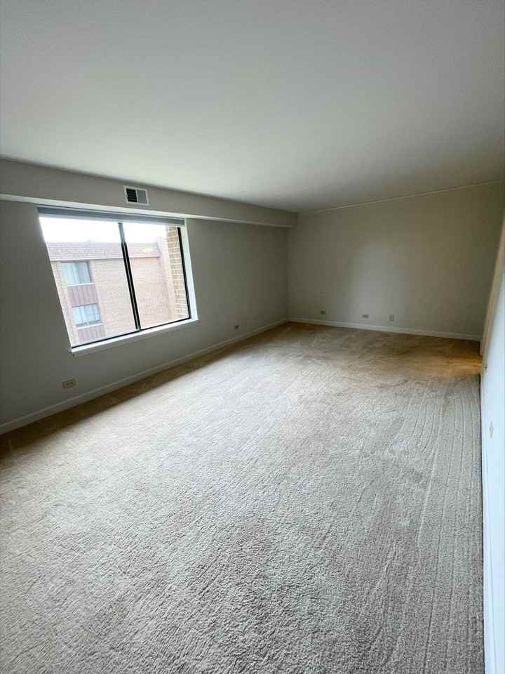 1755 Lake Cook Rd Apt 123 #123 - Photo 6 of 8