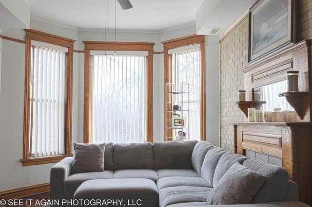 5942 S Calumet Ave Apt 2 #2 - Photo 2 of 8