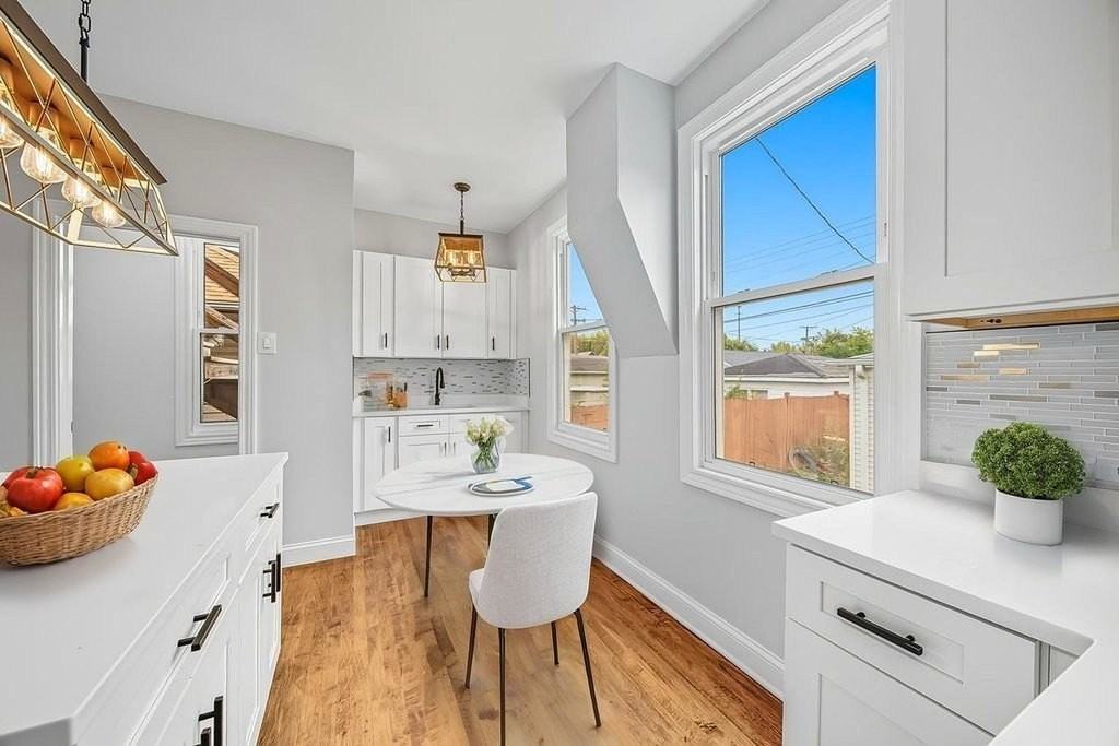 2823 Broadway St - Photo 5 of 28