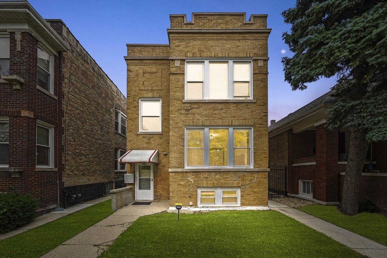 6423 S Maplewood Ave Unit 1 #1 - Photo 2 of 25