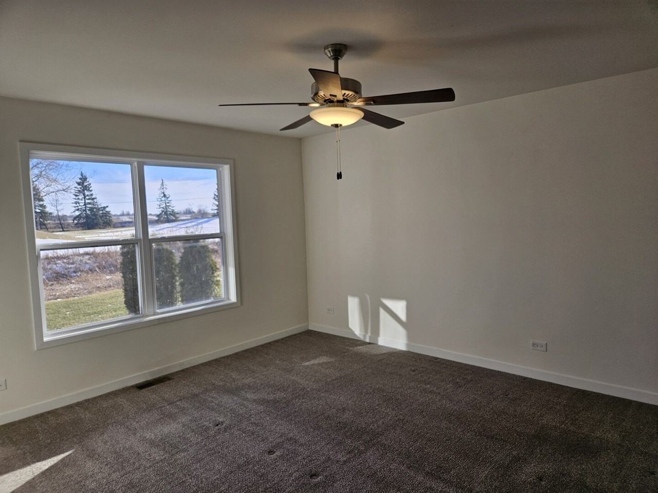 69 Olympus Dr - Photo 4 of 8