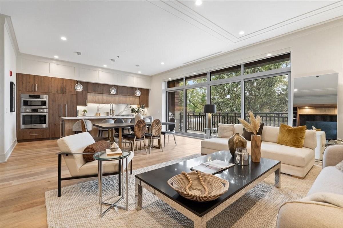 3951 N Wayne Ave Unit 307 #307 - Photo 6 of 22