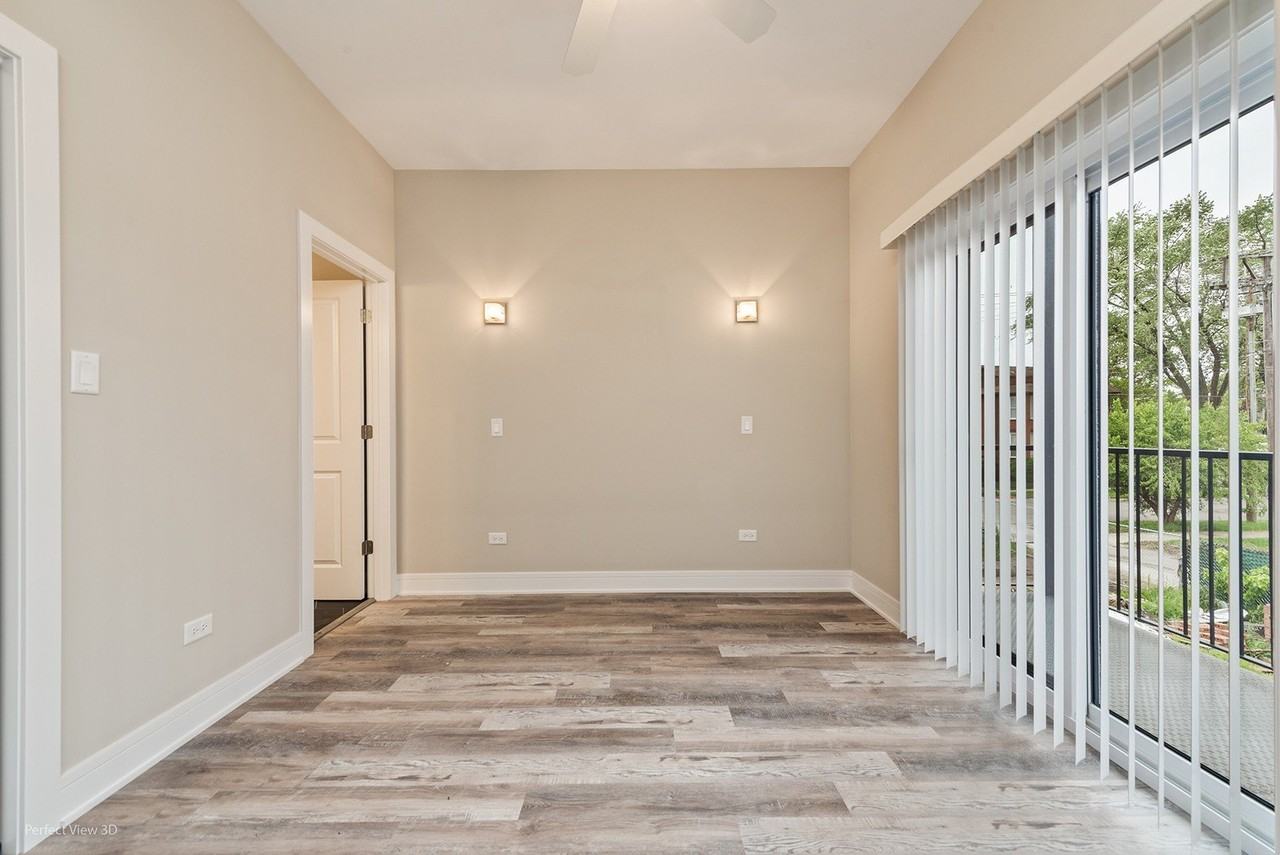 6530 S Maryland Ave Unit 2 #2 - Photo 5 of 12