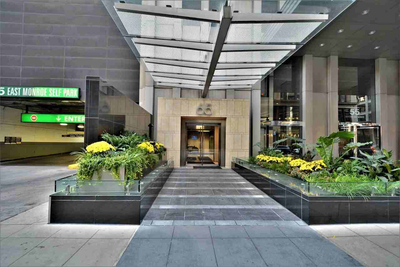 65 E Monroe St Unit 4503 #4503 - Photo 3 of 33