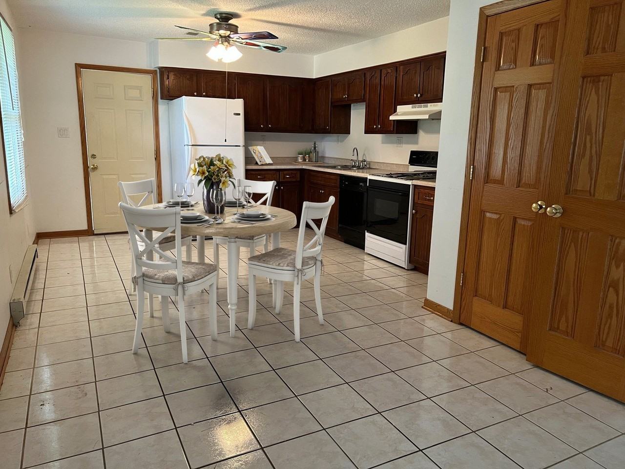 532 West St Apt 1 #1 - Photo 4 of 16